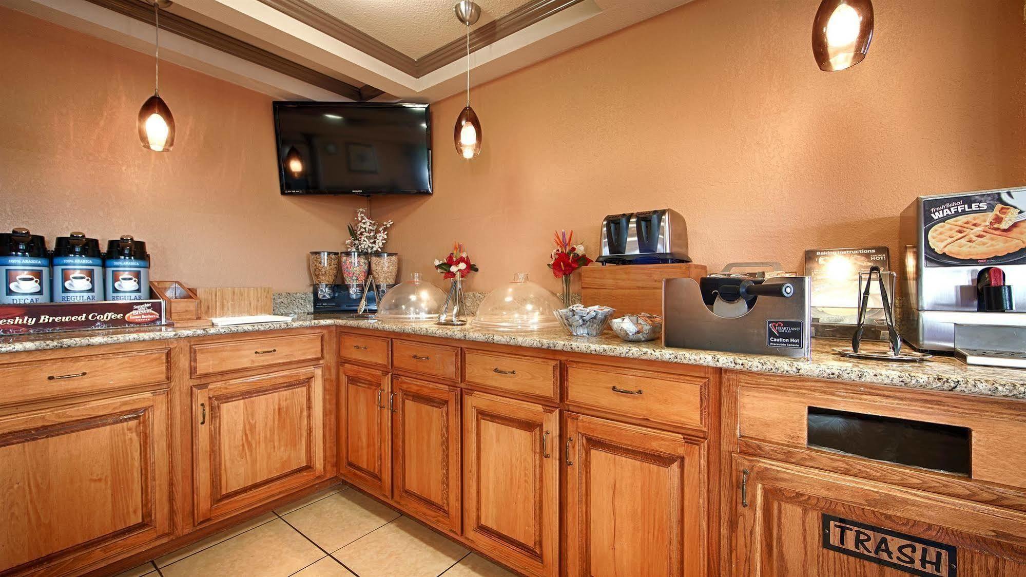 Best Western Montis Inn Saint Robert Luaran gambar